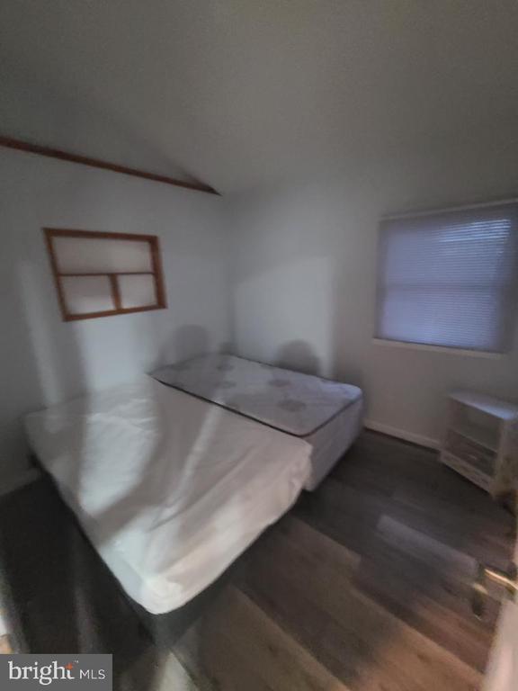 property at 131 S Commodore Dr