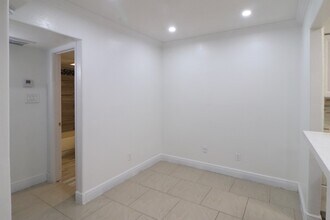 5929 Queensloch Dr in Houston, TX - Building Photo - Building Photo