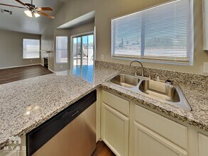 8020 Tulum Ct in Las Vegas, NV - Building Photo - Building Photo