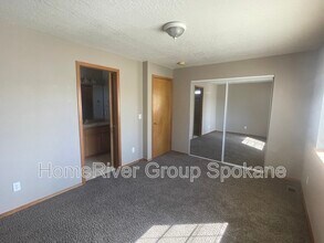 23209 E Maxwell Ave in Liberty Lake, WA - Foto de edificio - Building Photo