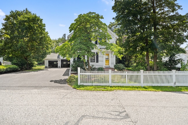 23 Salem Rd in Billerica, MA - Building Photo - Building Photo