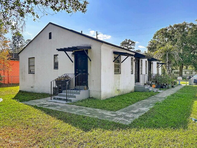 6377 Lamar Dr in Jacksonville, FL - Building Photo - Building Photo