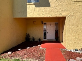 5850 Cypress Gardens Blvd in Winter Haven, FL - Building Photo