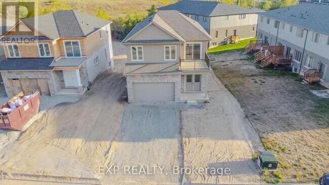 22 Willson Dr in Thorold, ON - Building Photo - Building Photo