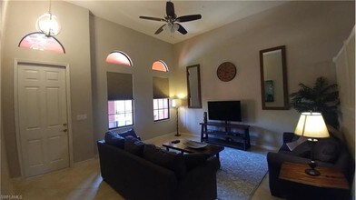 11296 Paseo Grande Blvd-Unit -5811 in Ft. Myers, FL - Foto de edificio - Building Photo