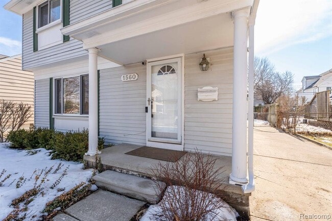 1560 E Lincoln St in Birmingham, MI - Building Photo - Building Photo