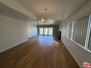 1247 Barry Ave in Los Angeles, CA - Building Photo - Building Photo