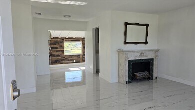 22335 Montrose Ave in Port Charlotte, FL - Building Photo - Building Photo