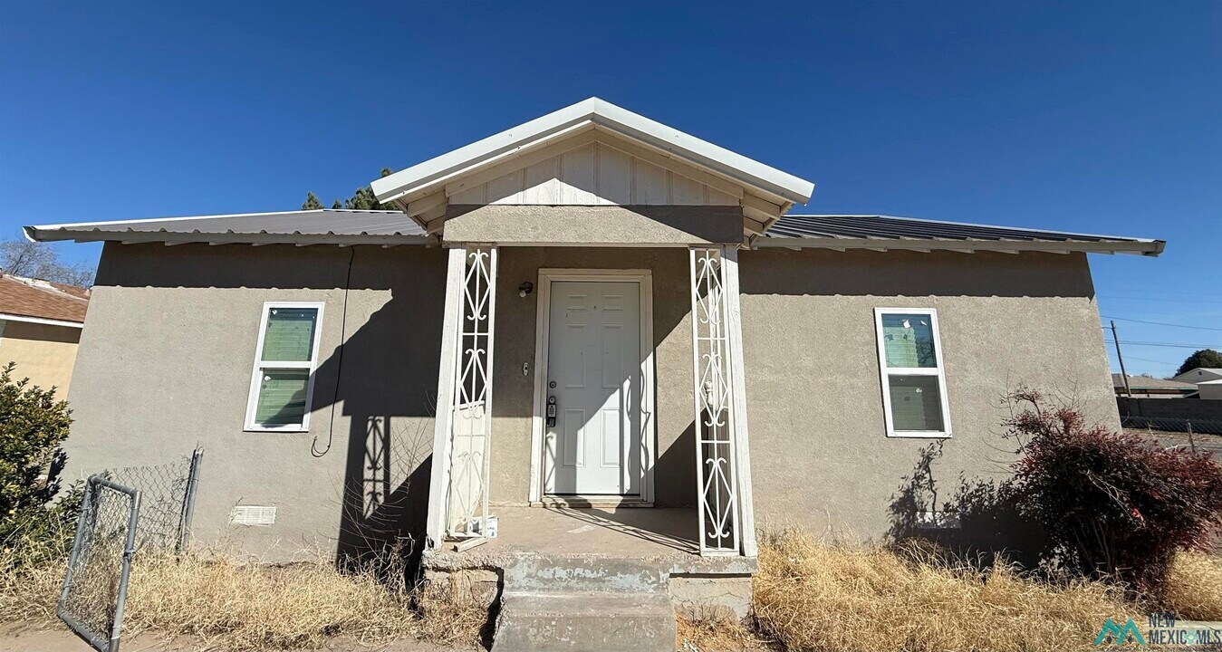 1601 N Ohio Ave in Roswell, NM - Building Photo