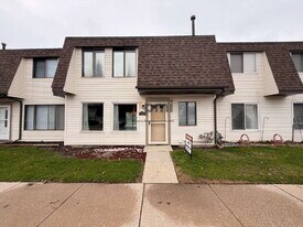 354 E 60th Dr in Merrillville, IN - Building Photo