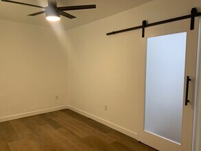 1227 E 7th St in Long Beach, CA - Foto de edificio - Building Photo