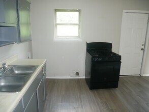 5057 Gill Rd in Memphis, TN - Building Photo - Building Photo