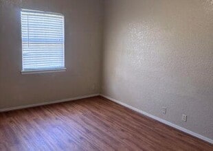 417 Chartrand Ave in Edmond, OK - Building Photo - Building Photo