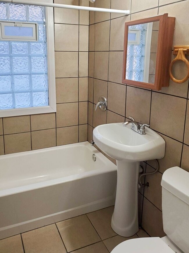 5691-91A N 36th St in River Hills, WI - Building Photo - Building Photo