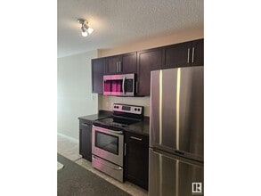 4705 Crabapple Run SW in Edmonton, AB - Building Photo - Building Photo