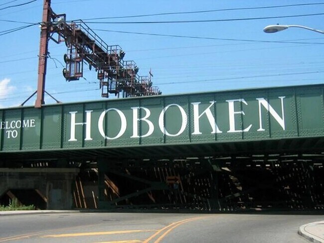 116 Garden St, Unit 1 in Hoboken, NJ - Foto de edificio - Building Photo