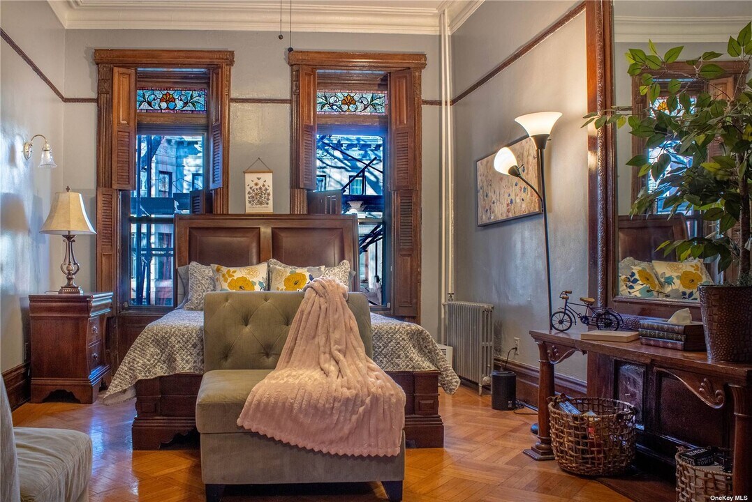 596 Jefferson Ave in Brooklyn, NY - Building Photo