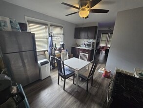 711 N Elizabeth St, Unit 1F in Chicago, IL - Foto de edificio - Building Photo