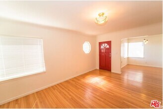 3935 W 58th Pl in Los Angeles, CA - Building Photo - Building Photo