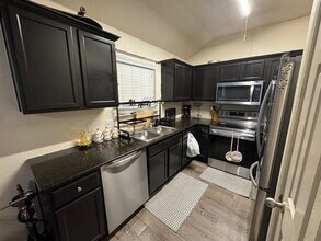 13409 Pine Needle St in Manor, TX - Foto de edificio - Building Photo