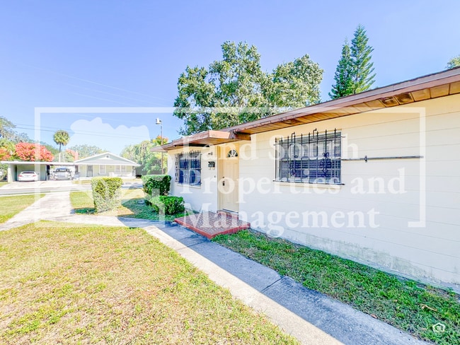 318 Ariana St in Lakeland, FL - Building Photo - Building Photo