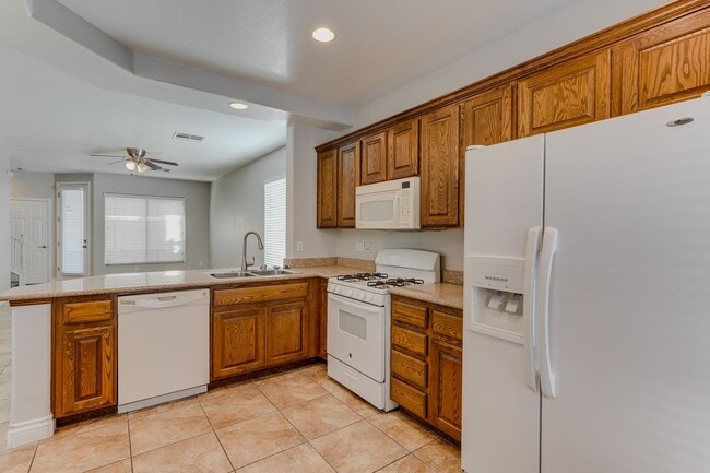 1625 Tristan Flower Ave in Las Vegas, NV - Building Photo - Building Photo