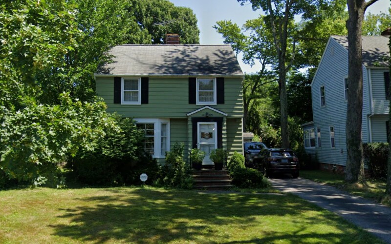 1089 Winston Rd in South Euclid, OH - Foto de edificio