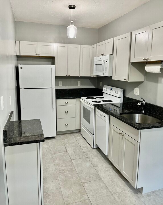 52 Strathmore Rd, Unit 37 in Boston, MA - Building Photo
