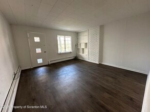 113 N Fulton St in Wilkes-Barre, PA - Building Photo - Building Photo