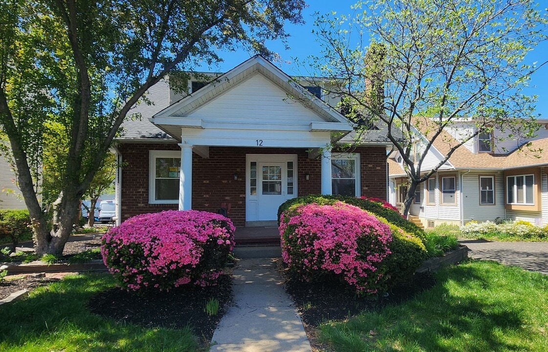 12 N York Rd in Willow Grove, PA - Building Photo