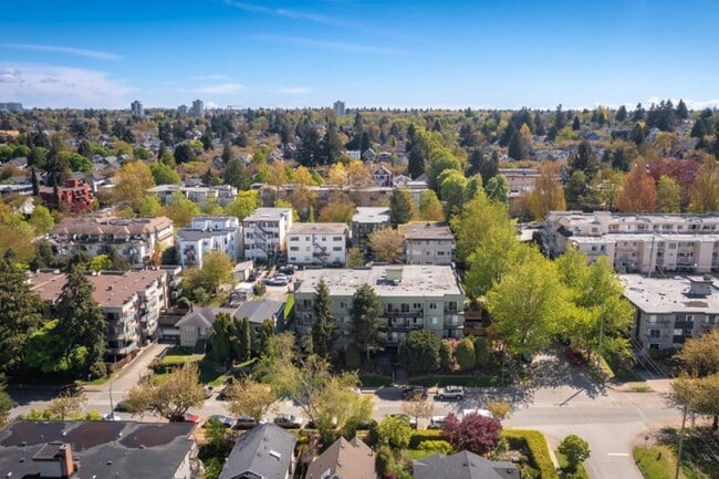 Arla Manor in Vancouver, BC - Building Photo - Building Photo