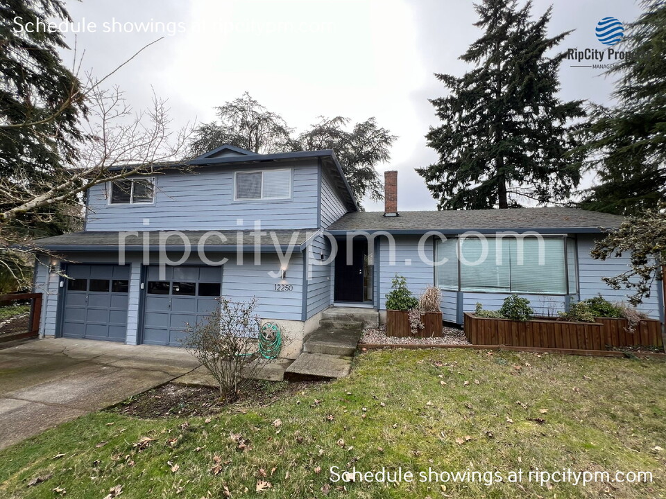 12250 SW Indian Hill Ln in Beaverton, OR - Building Photo