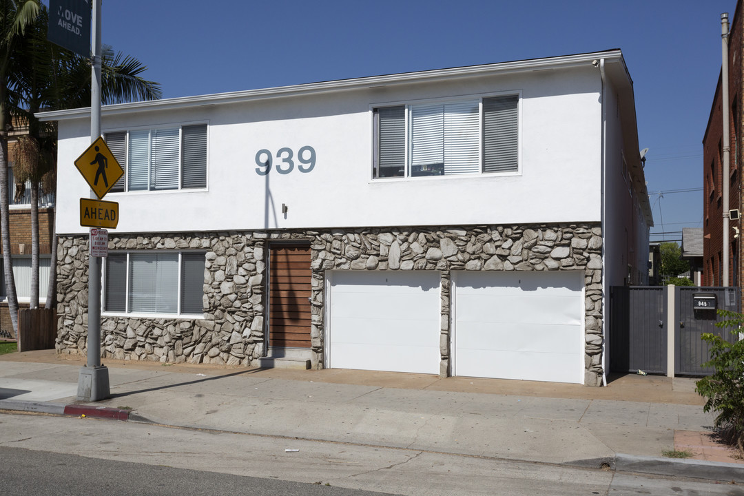 939 Pacific Ave in Long Beach, CA - Building Photo