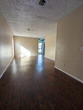712 Swan Lake Rd in Edmond, OK - Foto de edificio - Building Photo