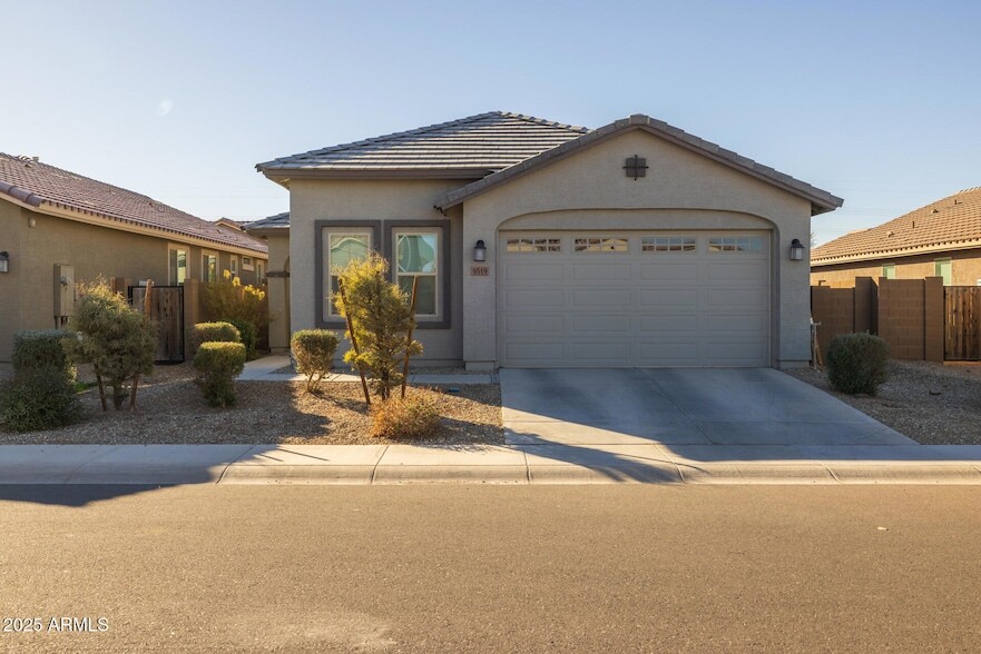 9519 W Encinas Ln in Tolleson, AZ - Building Photo