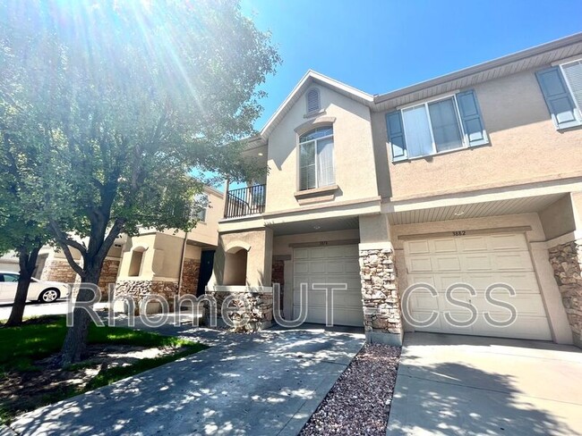 property at 3878 Vendee Ave