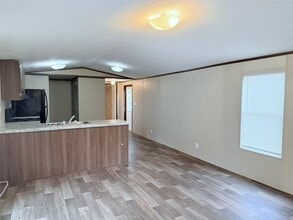 7648 TX-75 in Huntsville, TX - Building Photo - Building Photo