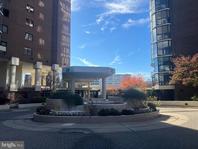 property at 1600 N Oak St