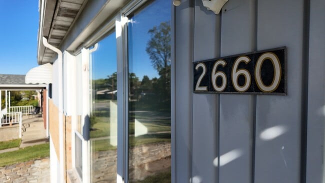 2660 Sandhurst Dr in Cincinnati, OH - Foto de edificio - Building Photo