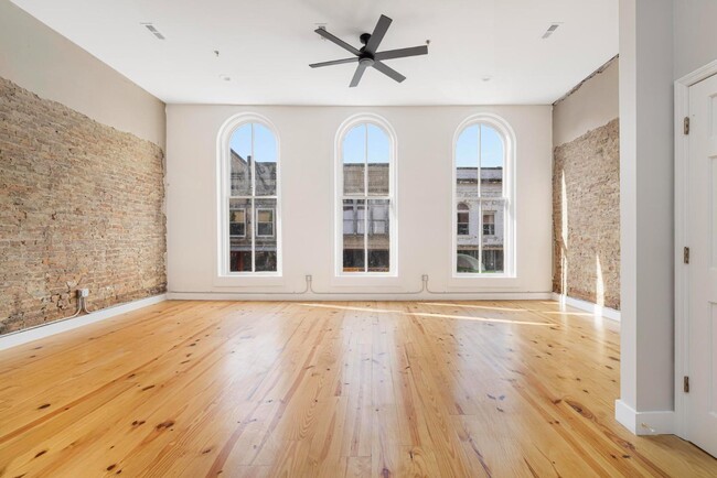219 E Main St