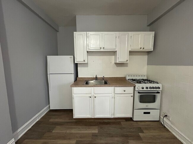 6948 N Ashland Ave in Chicago, IL - Building Photo - Building Photo