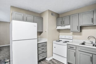 Hyde Grove in Jacksonville, FL - Building Photo