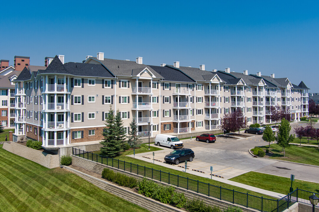 358 Country Village Pike NW in Calgary, AB - Building Photo