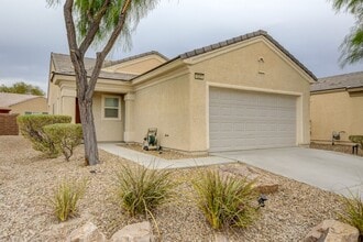 3320 Fire Eye Way in North Las Vegas, NV - Foto de edificio - Building Photo