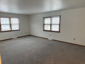 315 Carriage Dr in Morris, IL - Building Photo - Building Photo