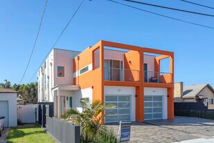 161-163 Dahlia Ave in Imperial Beach, CA - Building Photo