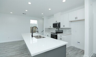 9315 Ashville Dr in Houston, TX - Building Photo - Building Photo