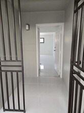 5 Olive Dr in Hialeah, FL - Building Photo - Building Photo