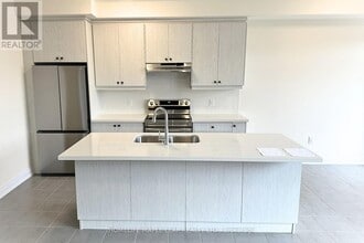 54 Bearberry Rd in Springwater, ON - Building Photo - Building Photo