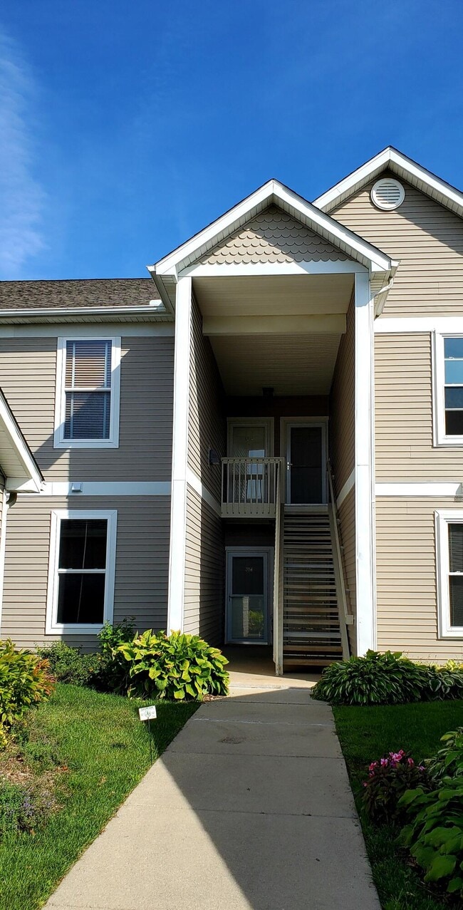property at 1354 Fox Pointe Cir